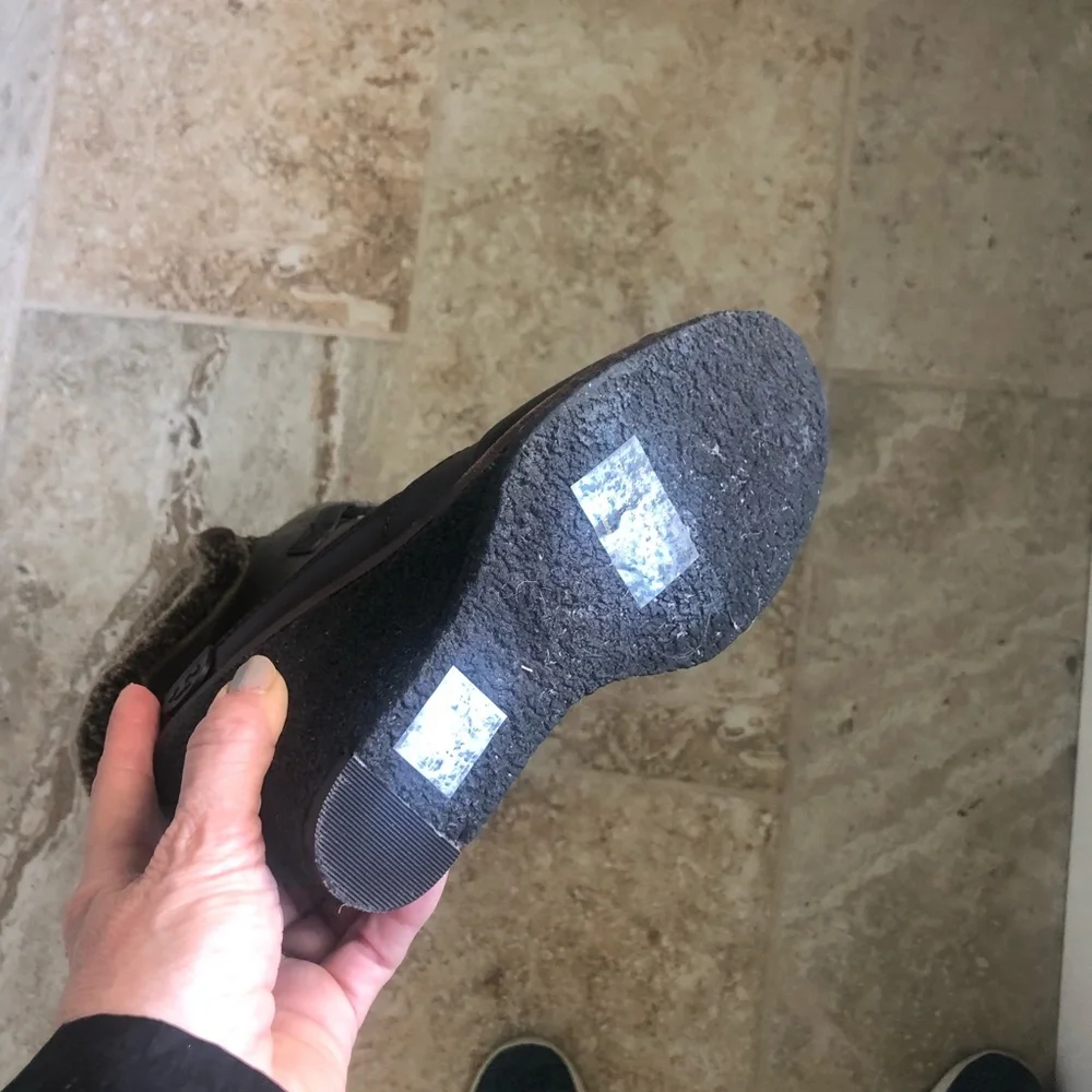 Tory Burch boots LIKE NEW!! - Picture 2 of 2